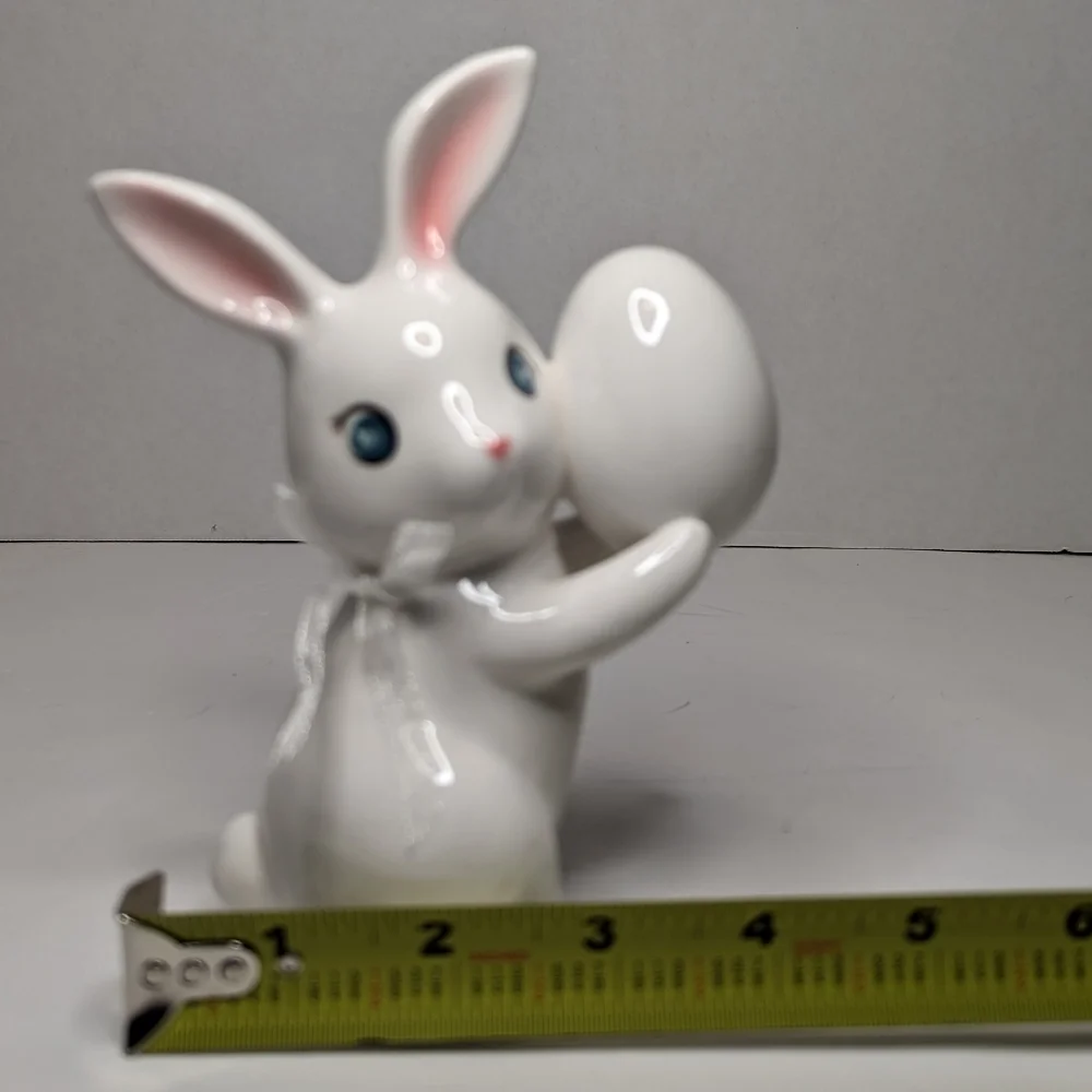 Target Spritz Easter Bunny Egg Spring White Ceramic Rabbit Retro Style Cute